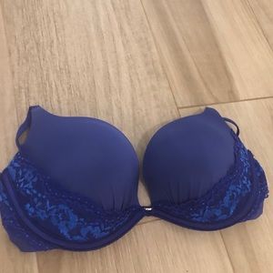 Victoria’s Secret push-up bra, 34C